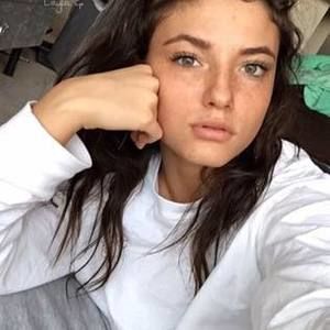 Meet your Posher, Layla