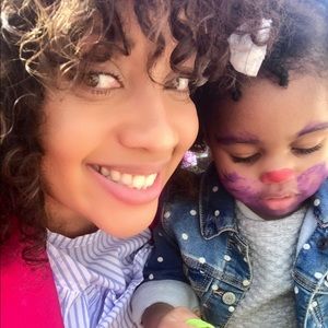 Meet your Posher, Gloria