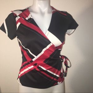 New York & Co. sided tie wrap shirt