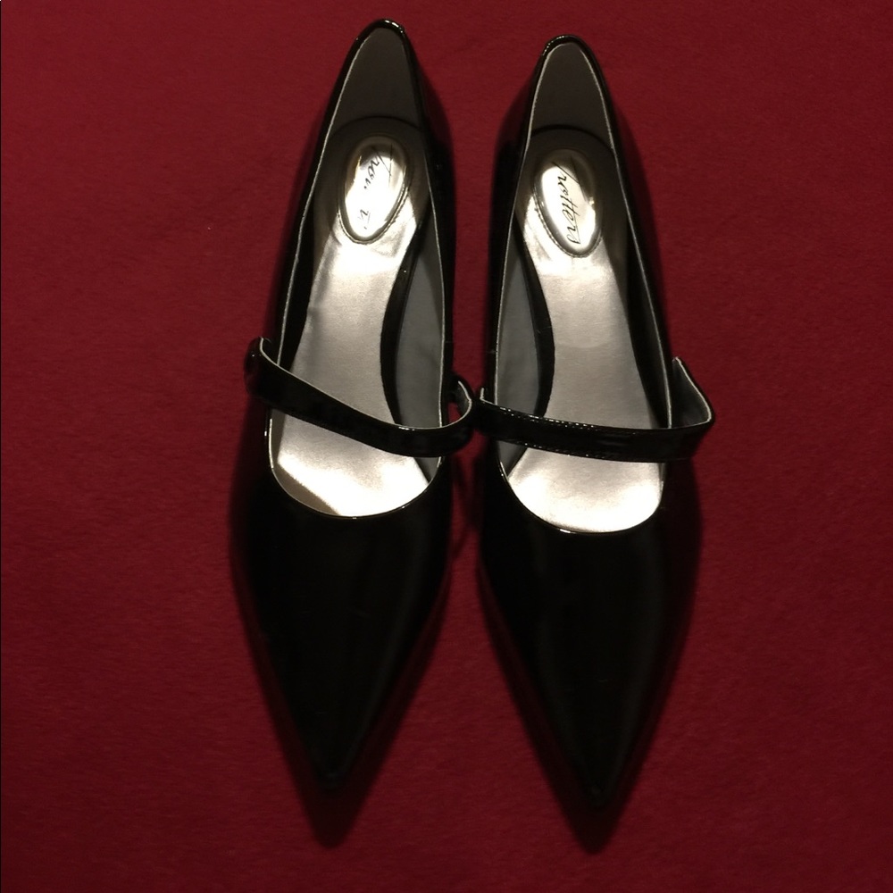 TROTTERS NEW BLACK SHOES