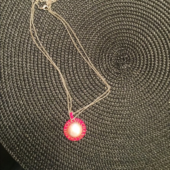 CHANEL Jewelry - VINTAGE CHANEL BUTTON NECKLACE