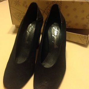 Free People black pumps