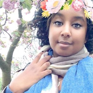 Meet your Posher, Tomoko