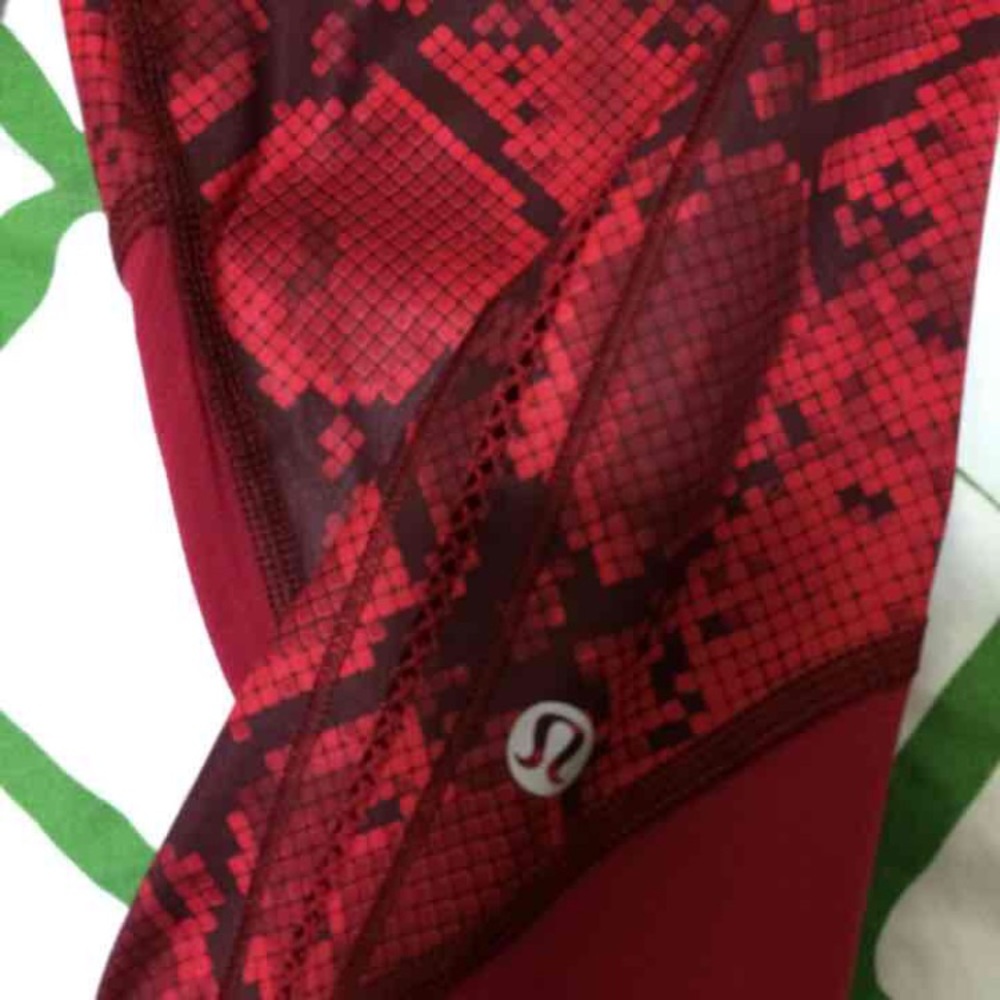 Lululemon - Picture 2 of 4