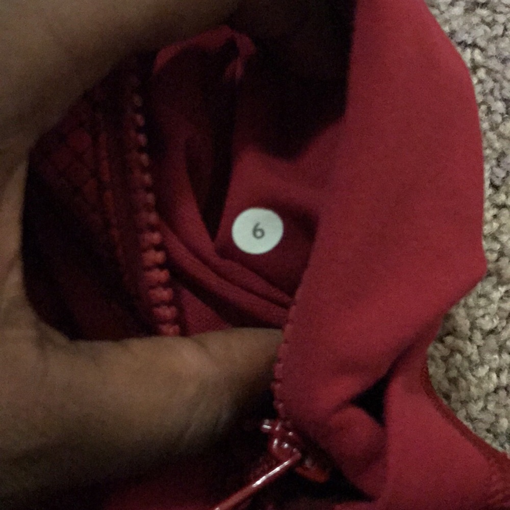 Lululemon - Picture 4 of 4