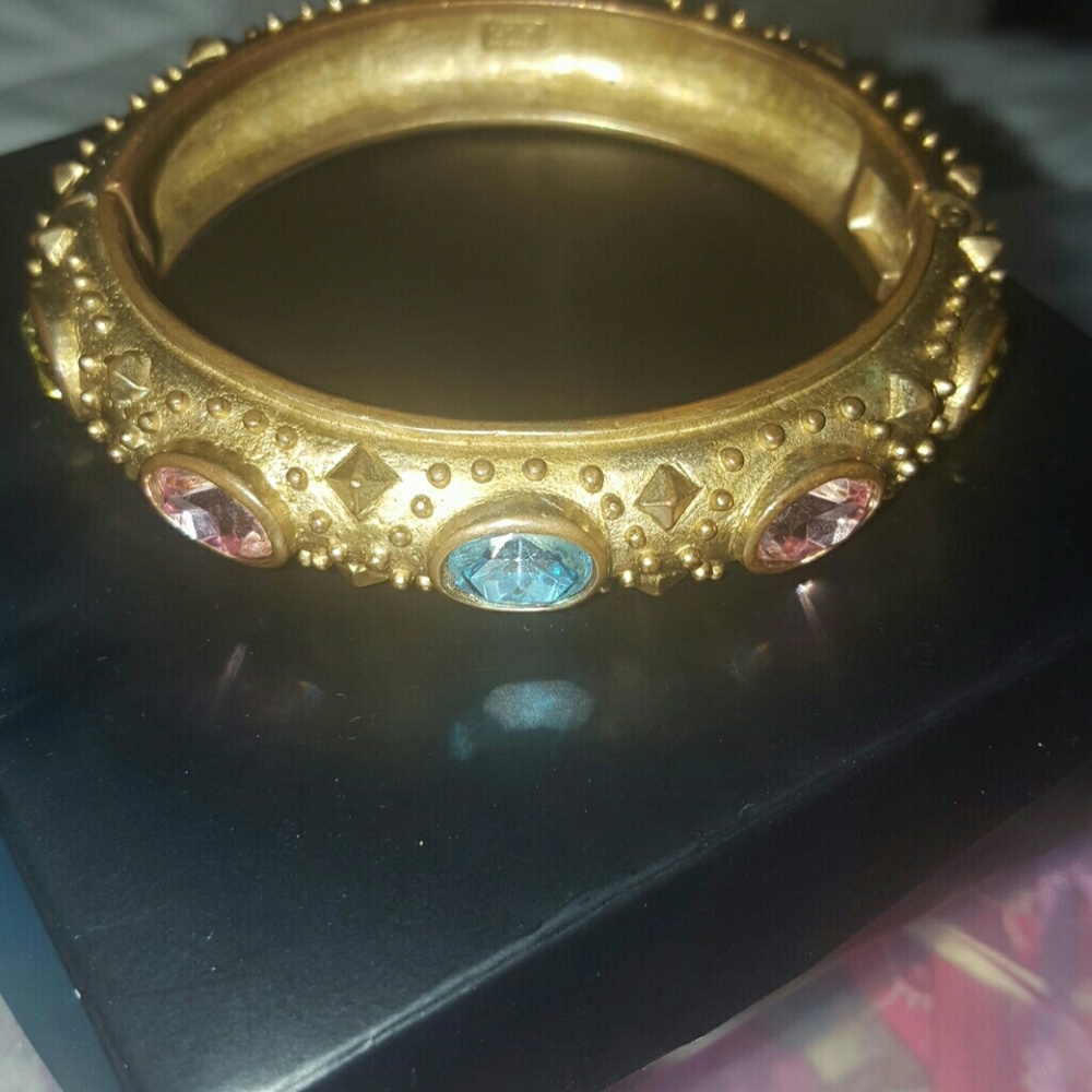 Vintage DESIGNER ETRUSCAN BANGLE Landau
