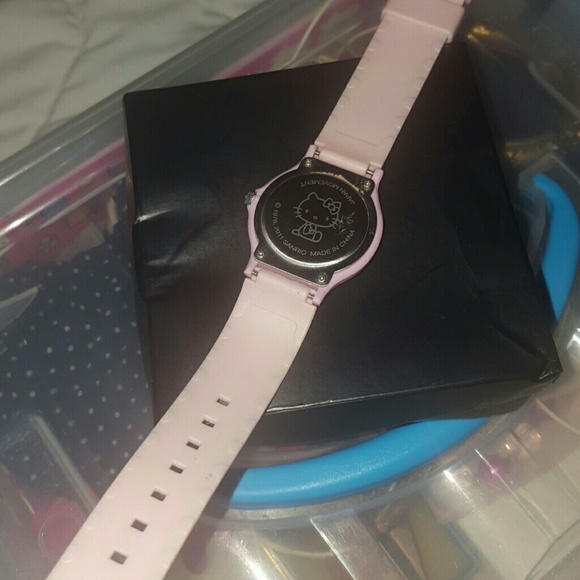 Hello kitty watch - Picture 3 of 3