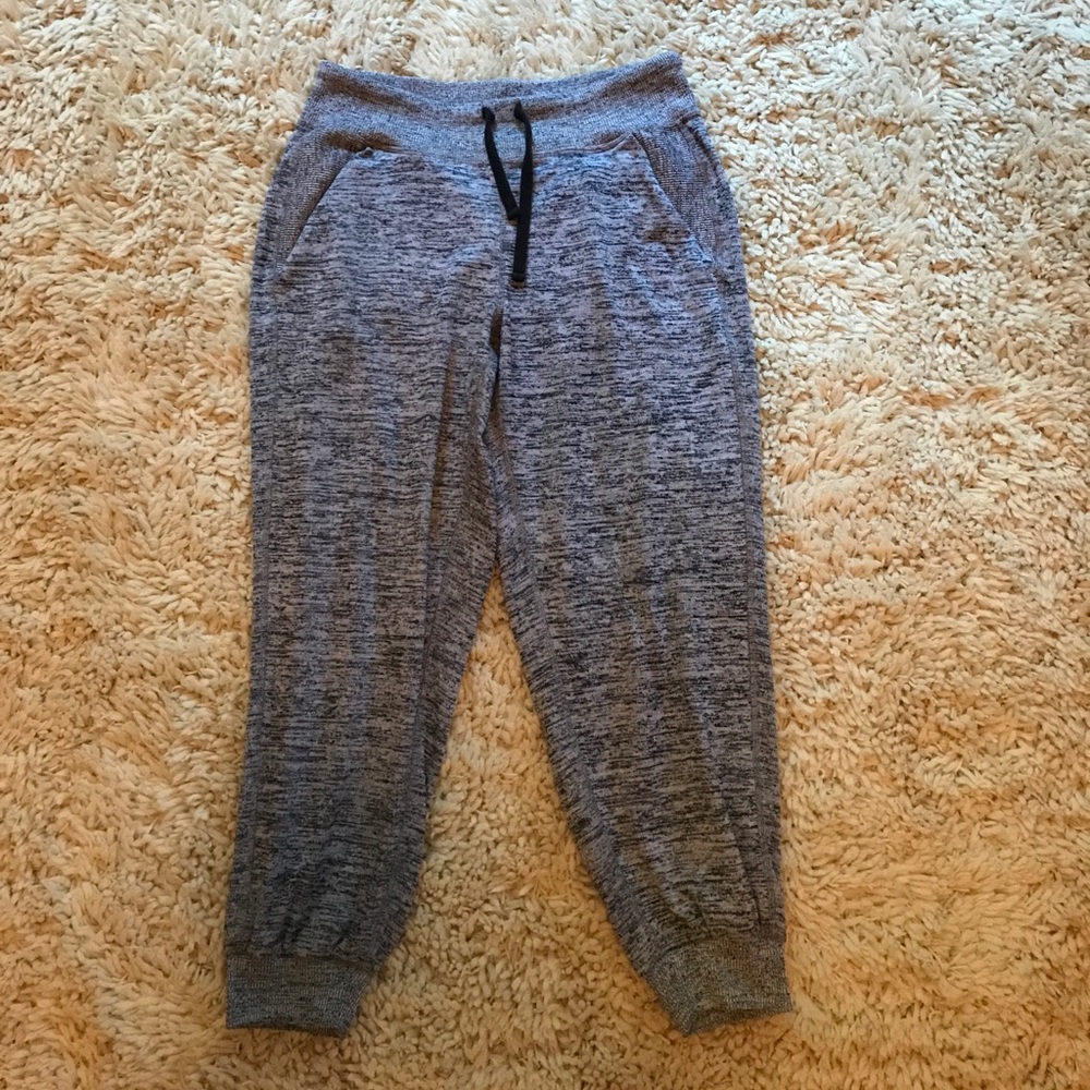 Athleta gray capri workout/lounge pants medium