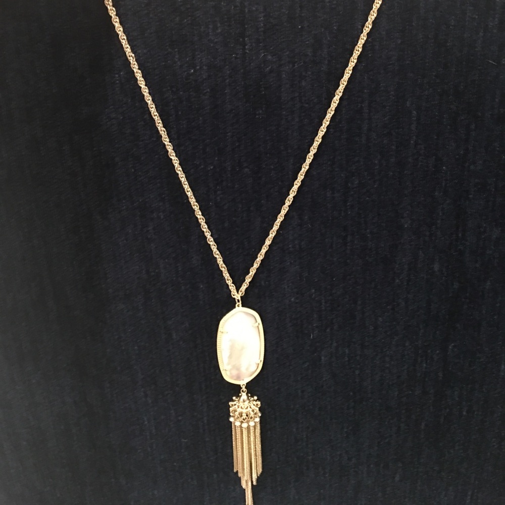 Kendra Scott necklace
