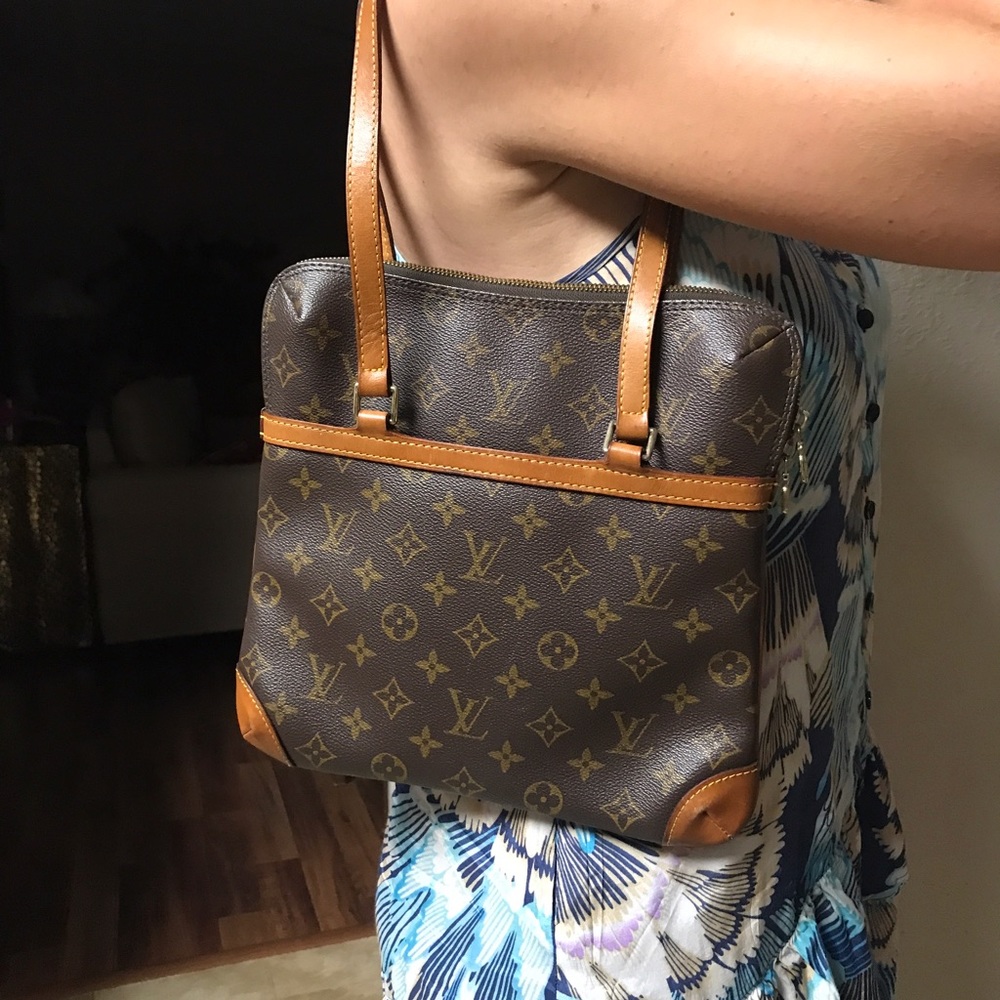 DO NOT BUY Authentic Louis Vuitton Coussin GM bag