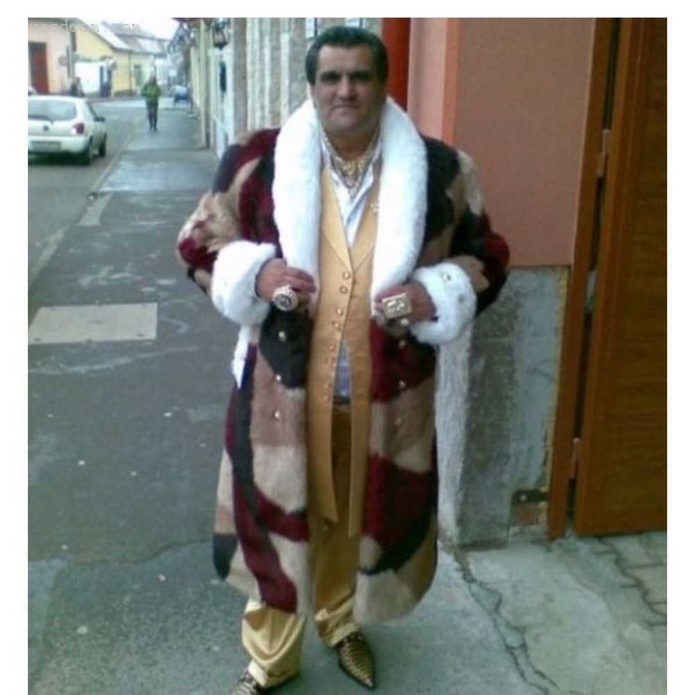 Meet your Posher, Max