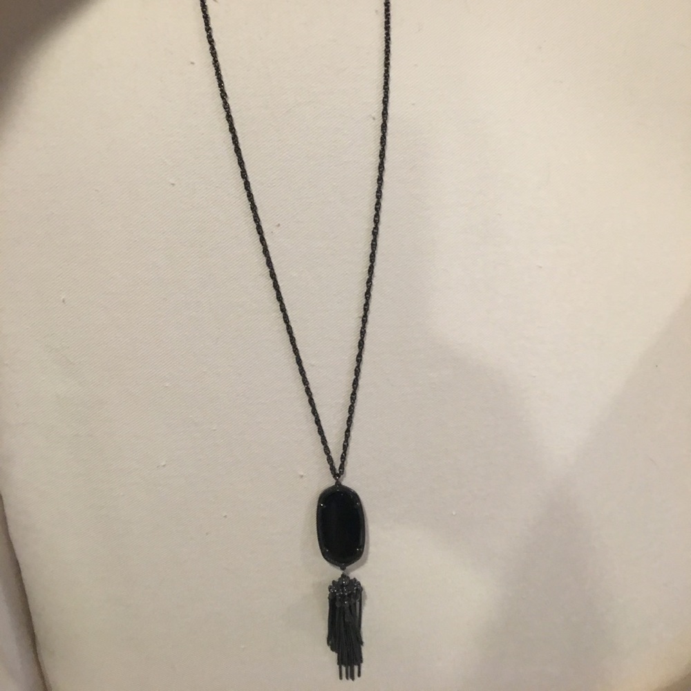 Kendra Scott necklace