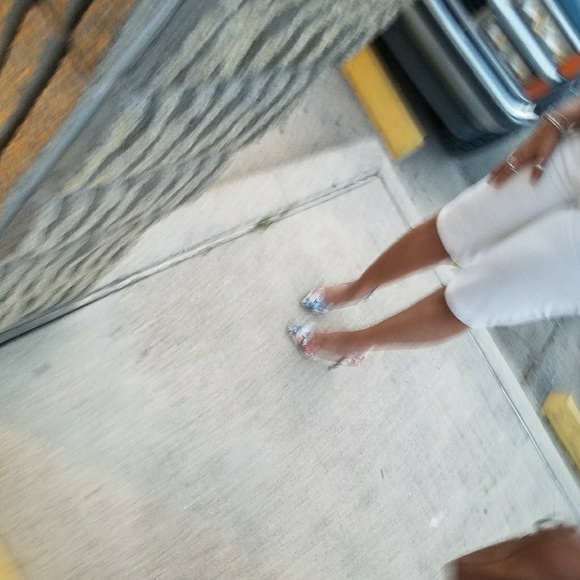 Meet your Posher, Anita - Picture 2 of 2