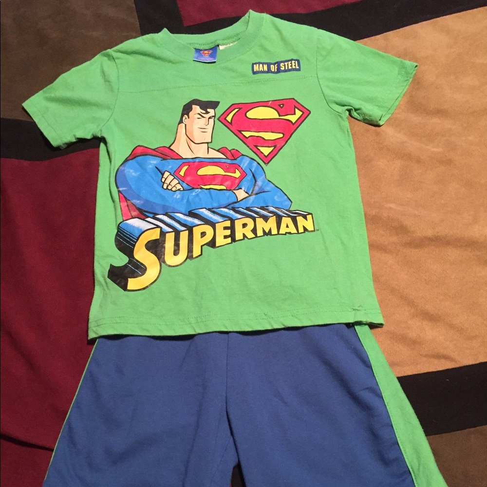 Adorable 2 piece Superman outfit