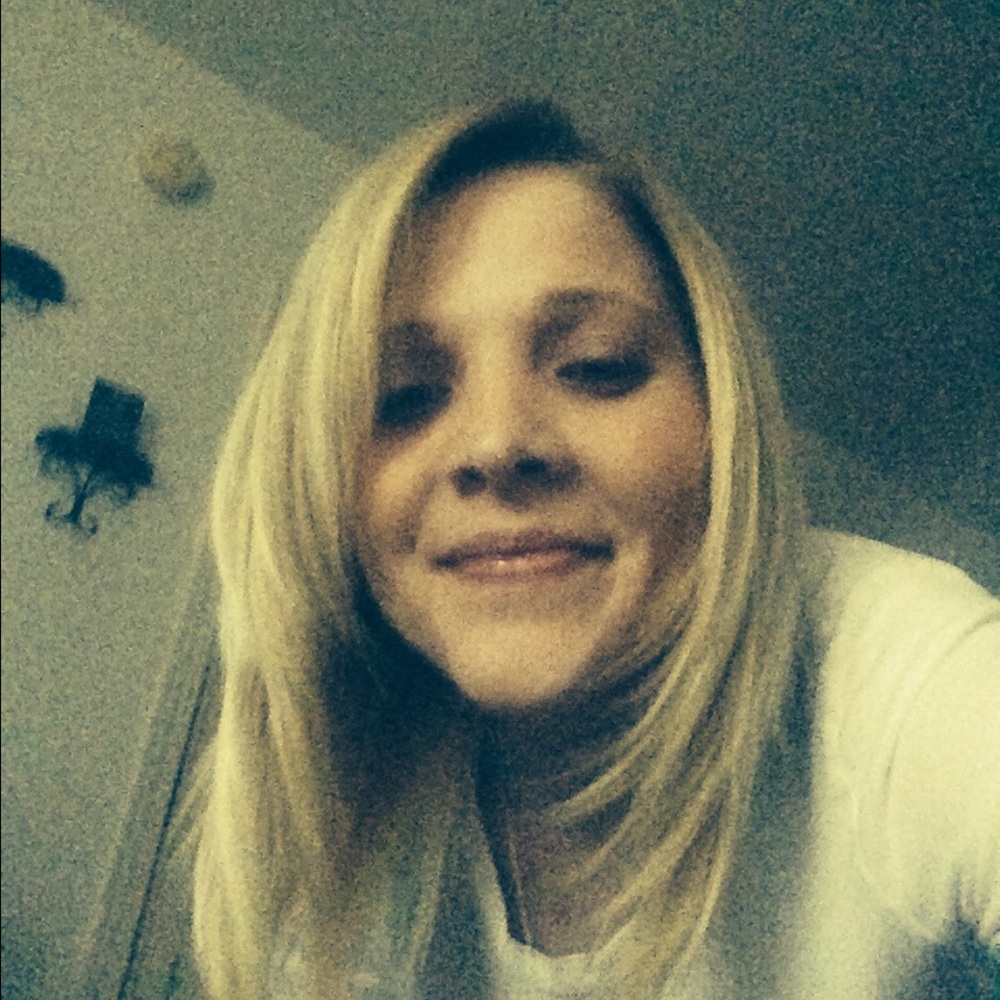 Meet your Posher, Crystal