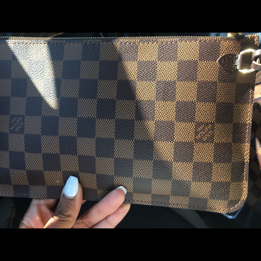 💖 Authentic Louis Vuitton Neverfull GM Clutch 💖 - Picture 1 of 7