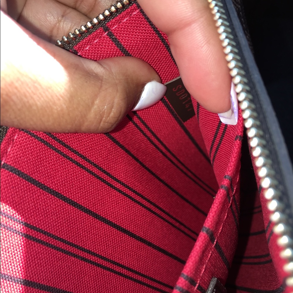 💖 Authentic Louis Vuitton Neverfull GM Clutch 💖 - Picture 2 of 7