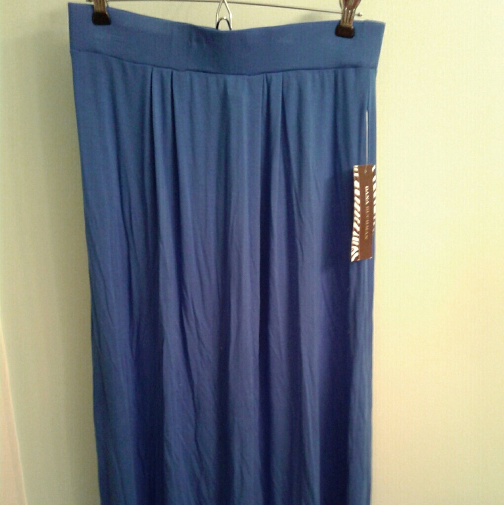 Skirt--95% viscose; 5% spandex