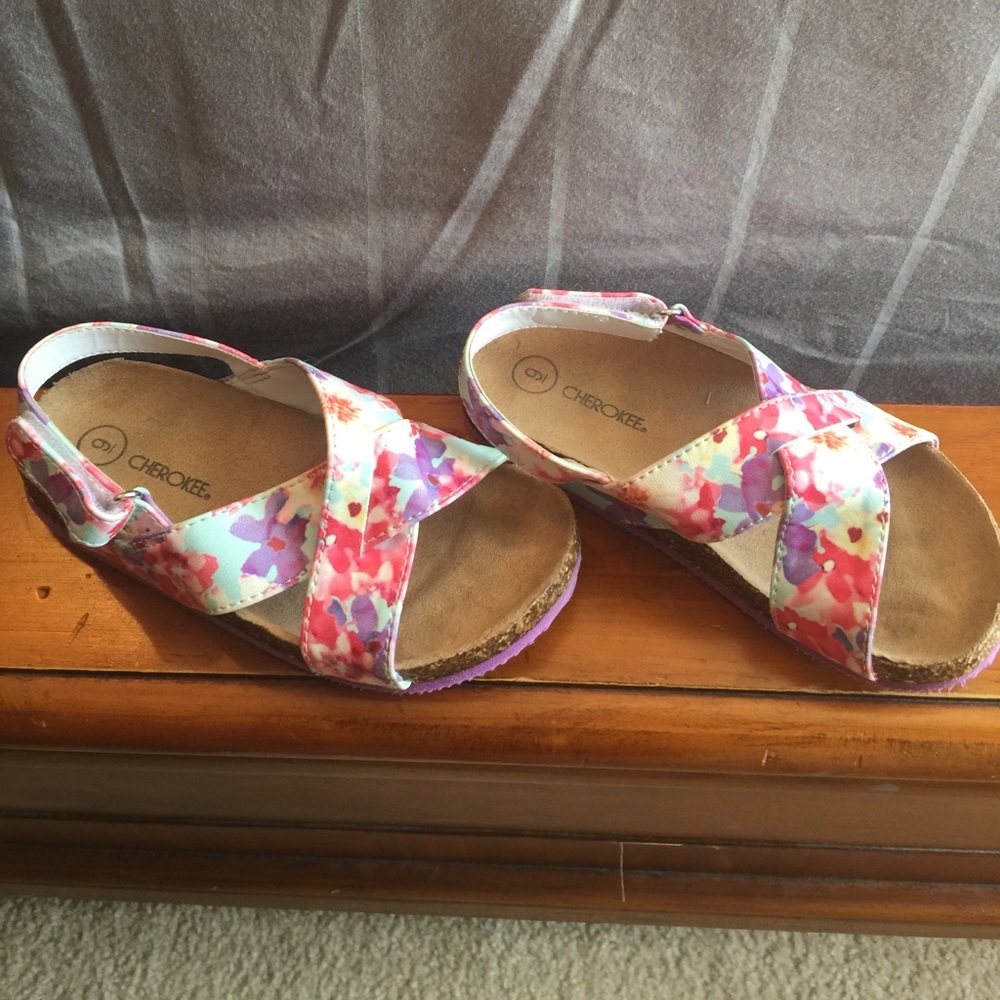Toddler sandals size 9