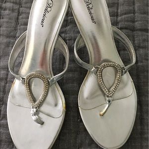 Brand new silver things by delicious 8 1/2