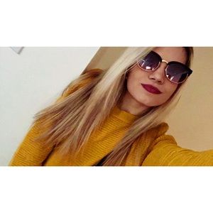 Meet your Posher, Maria