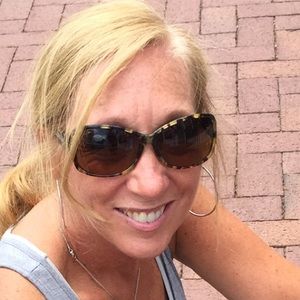 Meet your Posher, Dana