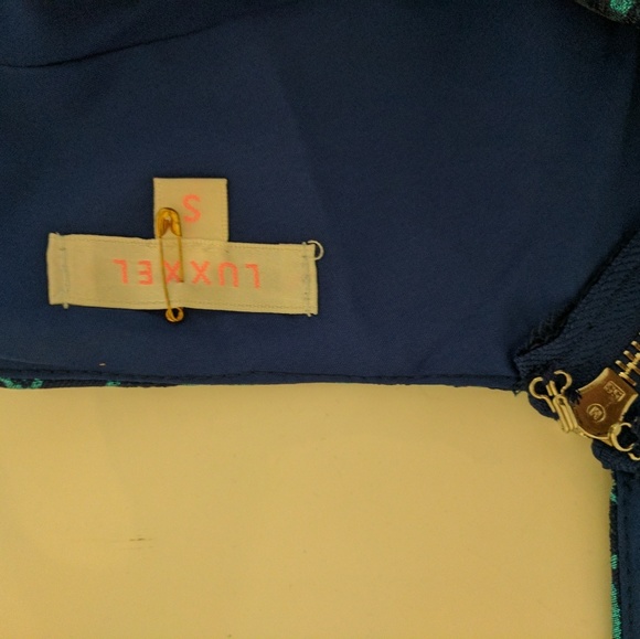 SOLD Perennial floral cocktail dress - Picture 5 of 8