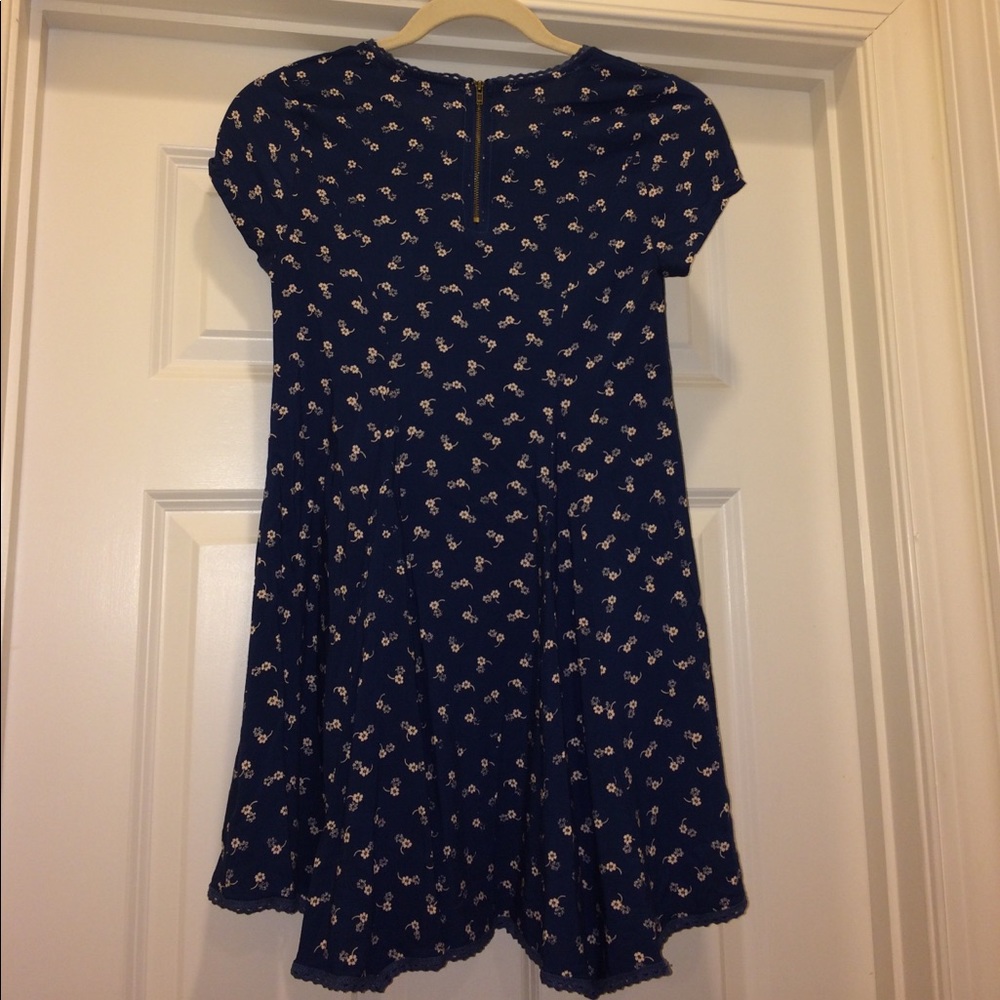 Dress - Picture 2 of 4