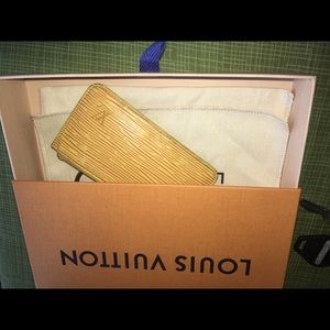 I NEED TO PAY BILLS SALE!! Epi key pouch/ holder