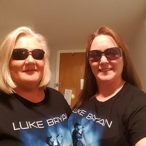 Meet your Posher, Carrie randy