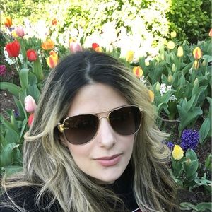 Meet your Posher, Ghada