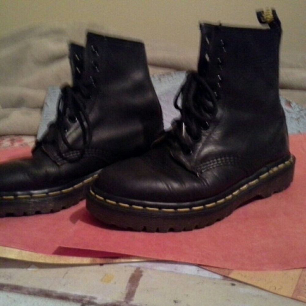 Youth Doc Martin's