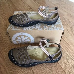 J-41 Women's Peyton Vegan Cut Out Ankle Sandal