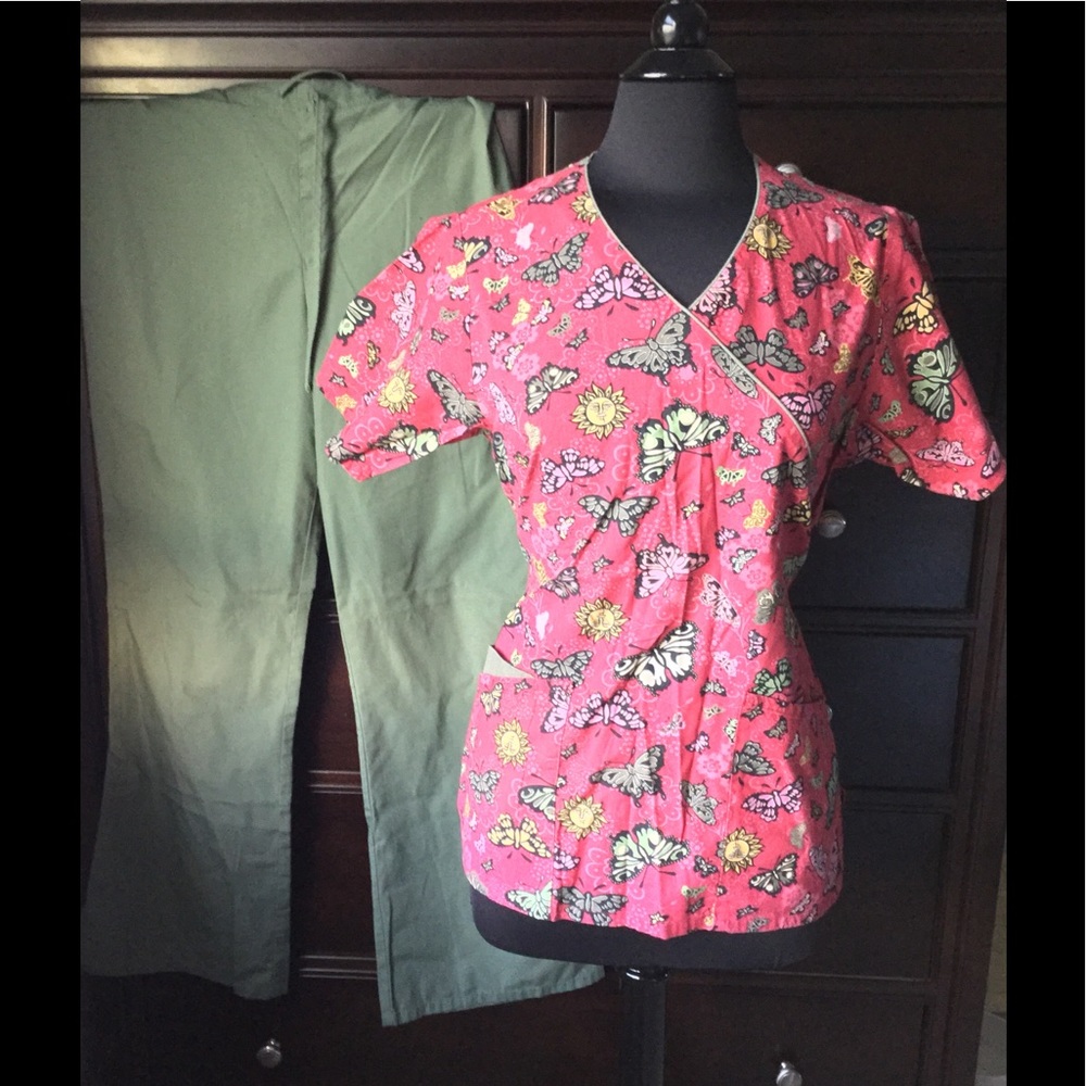 Scrub set