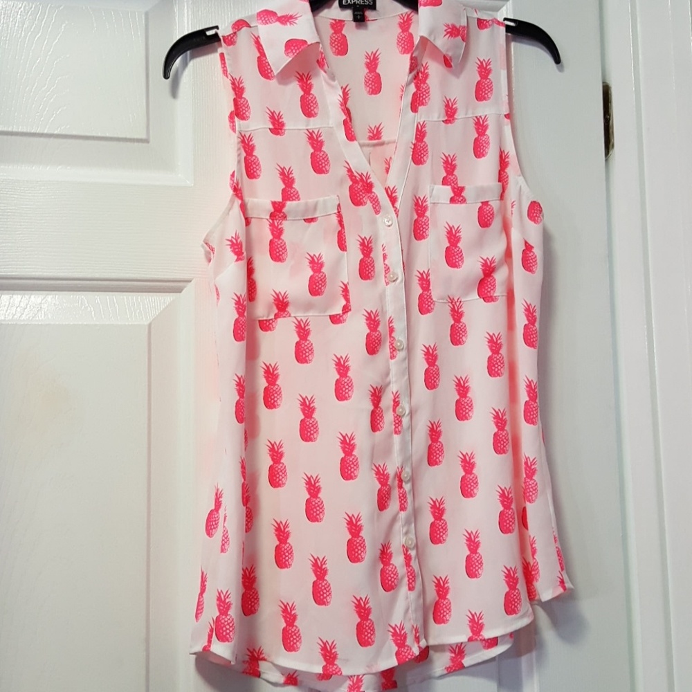 Express sleeveless shirt