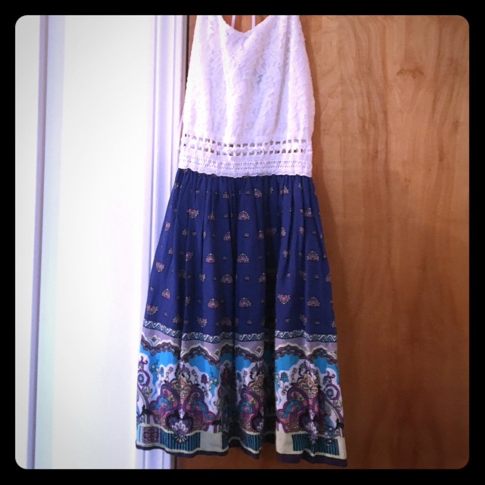 Super cute summer dress. Never worn.