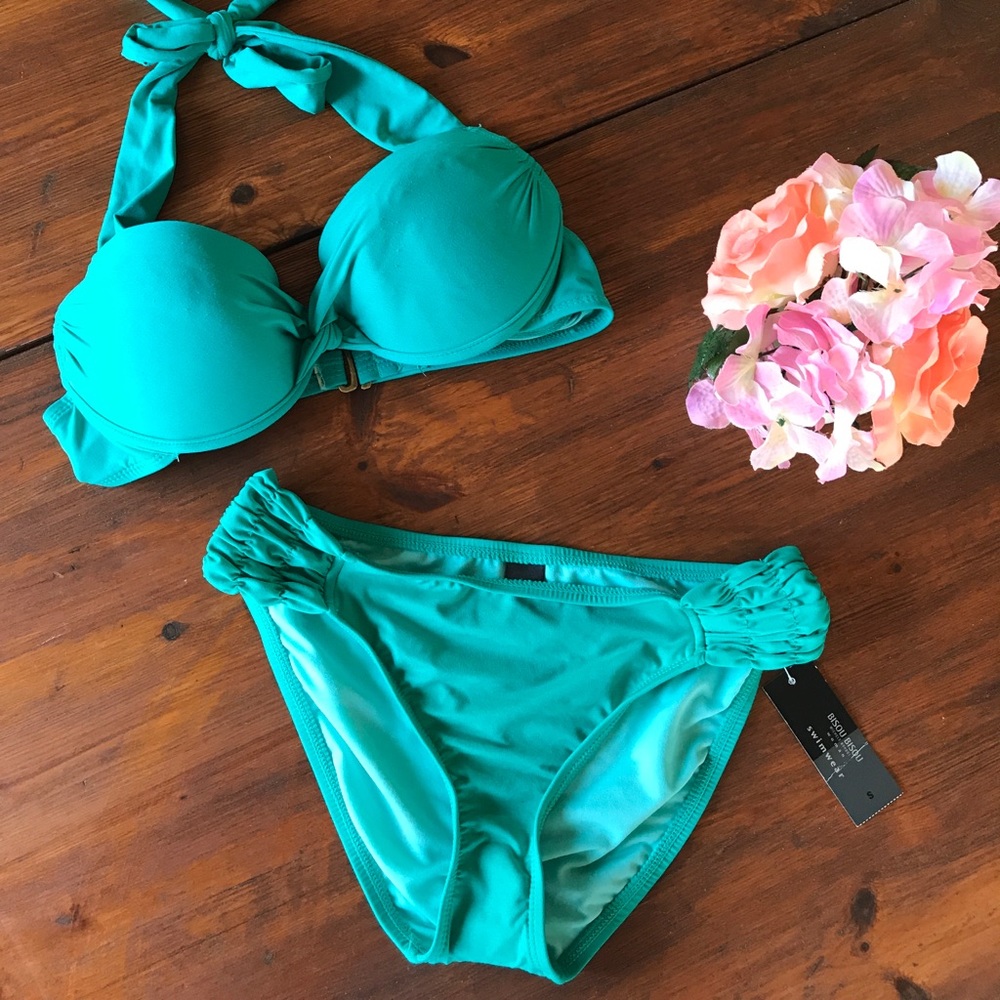 🎉HP🎉 Tie Knot Halter Top Bikini