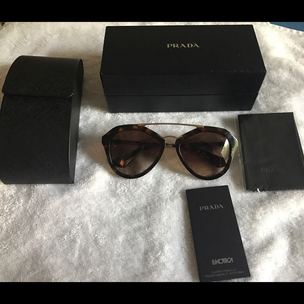 PRADA Sunglasses😎