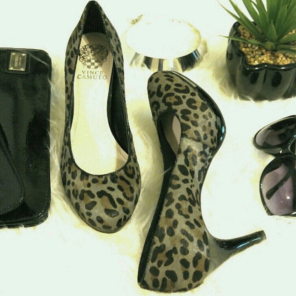✨SALE❗✨💎NWOB Vince Camuto Gray Hair Leopard Heels - Picture 1 of 5
