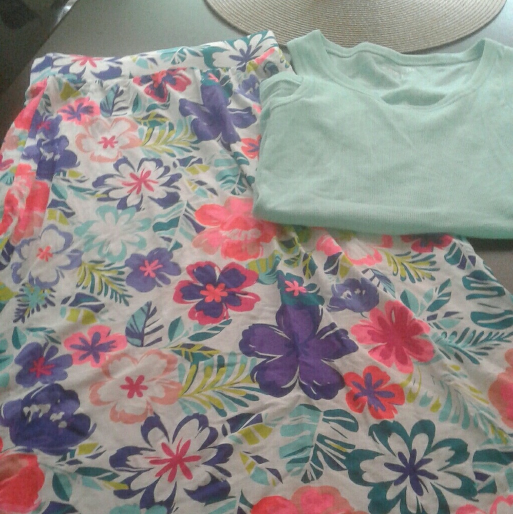 Girls skirt set