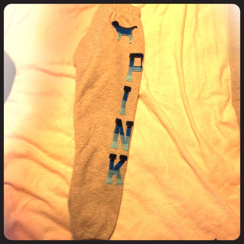 VS PINK SWEAT CAPRI