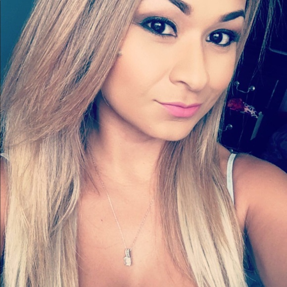 Meet your Posher, Yolanda - Picture 3 of 3