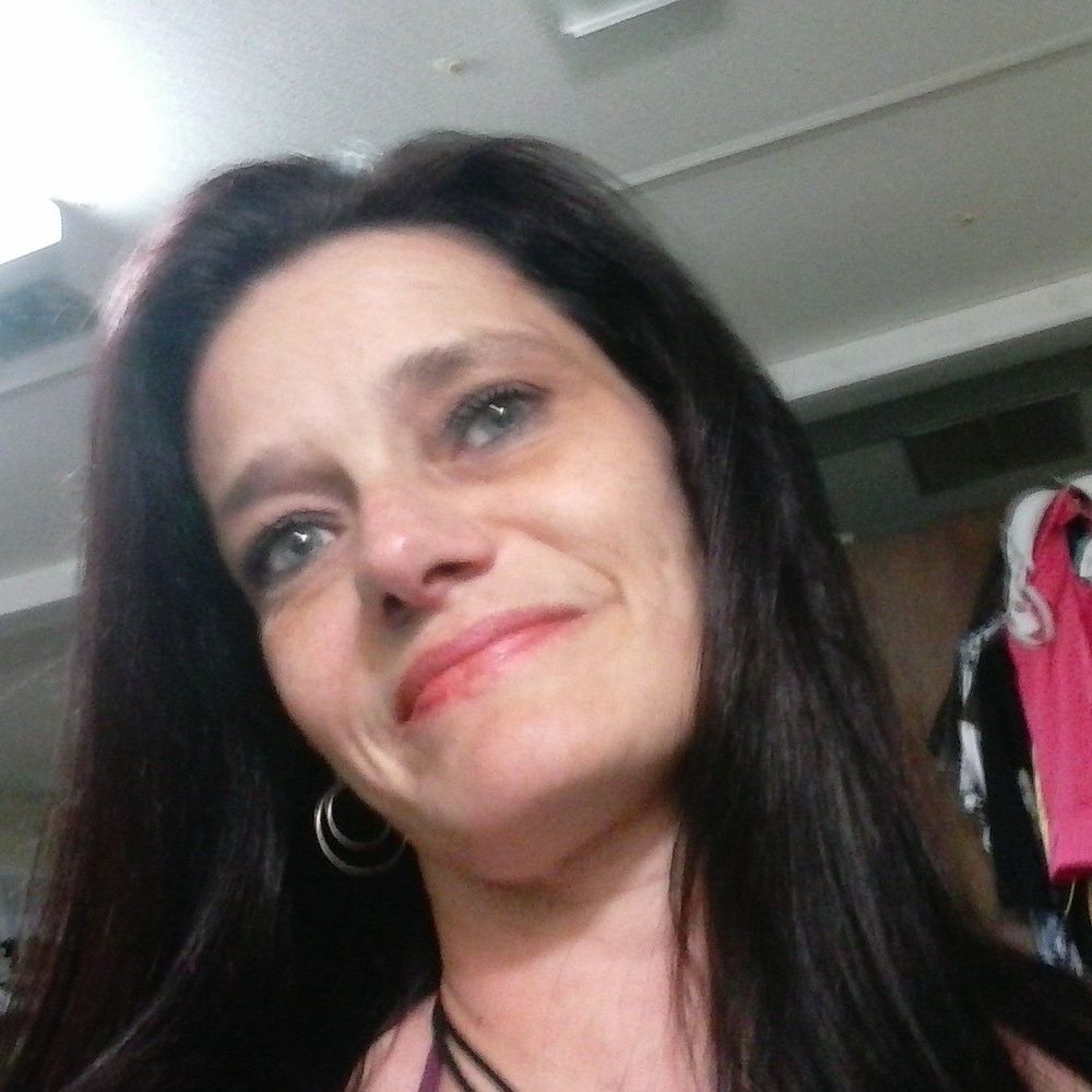 Meet your Posher, Happie