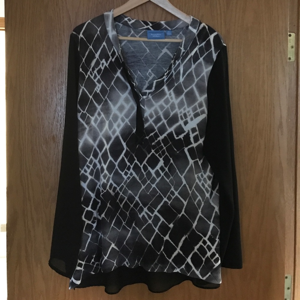 Vera Wang long sleeve blouse