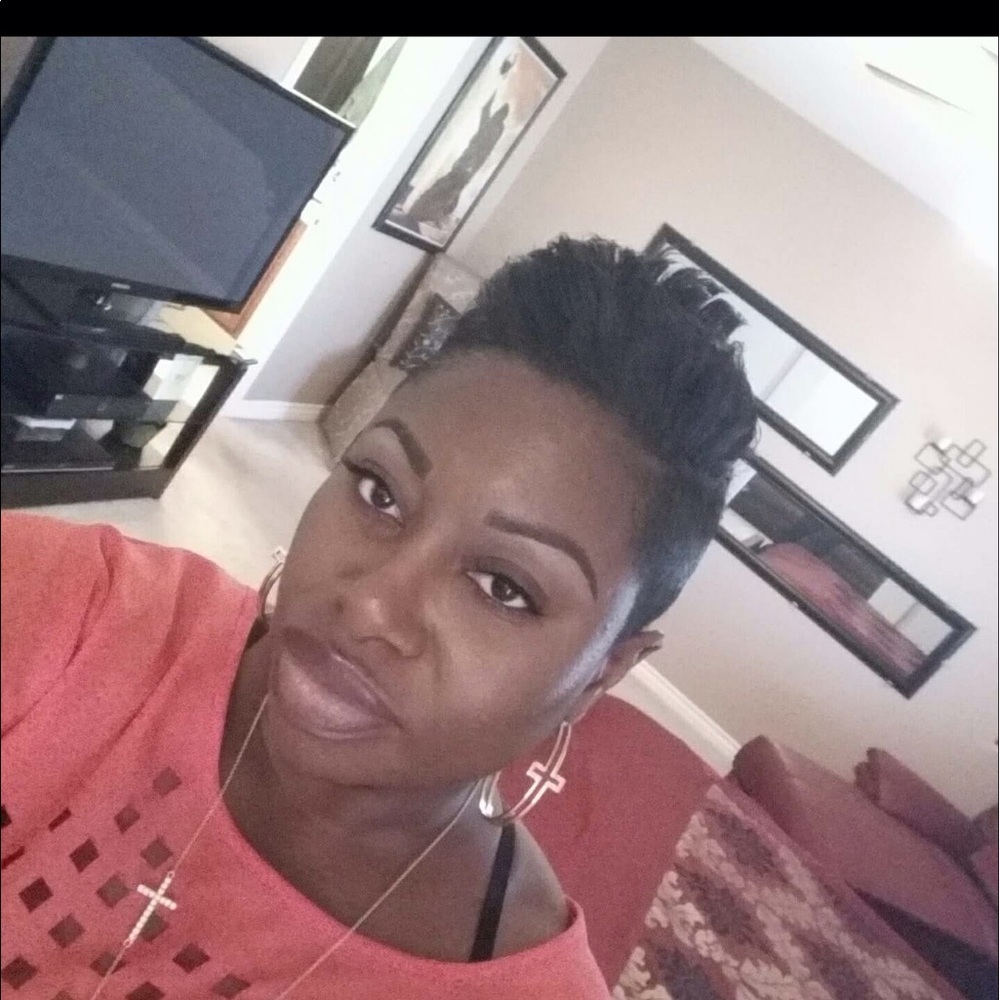 Meet your Posher, Nakia