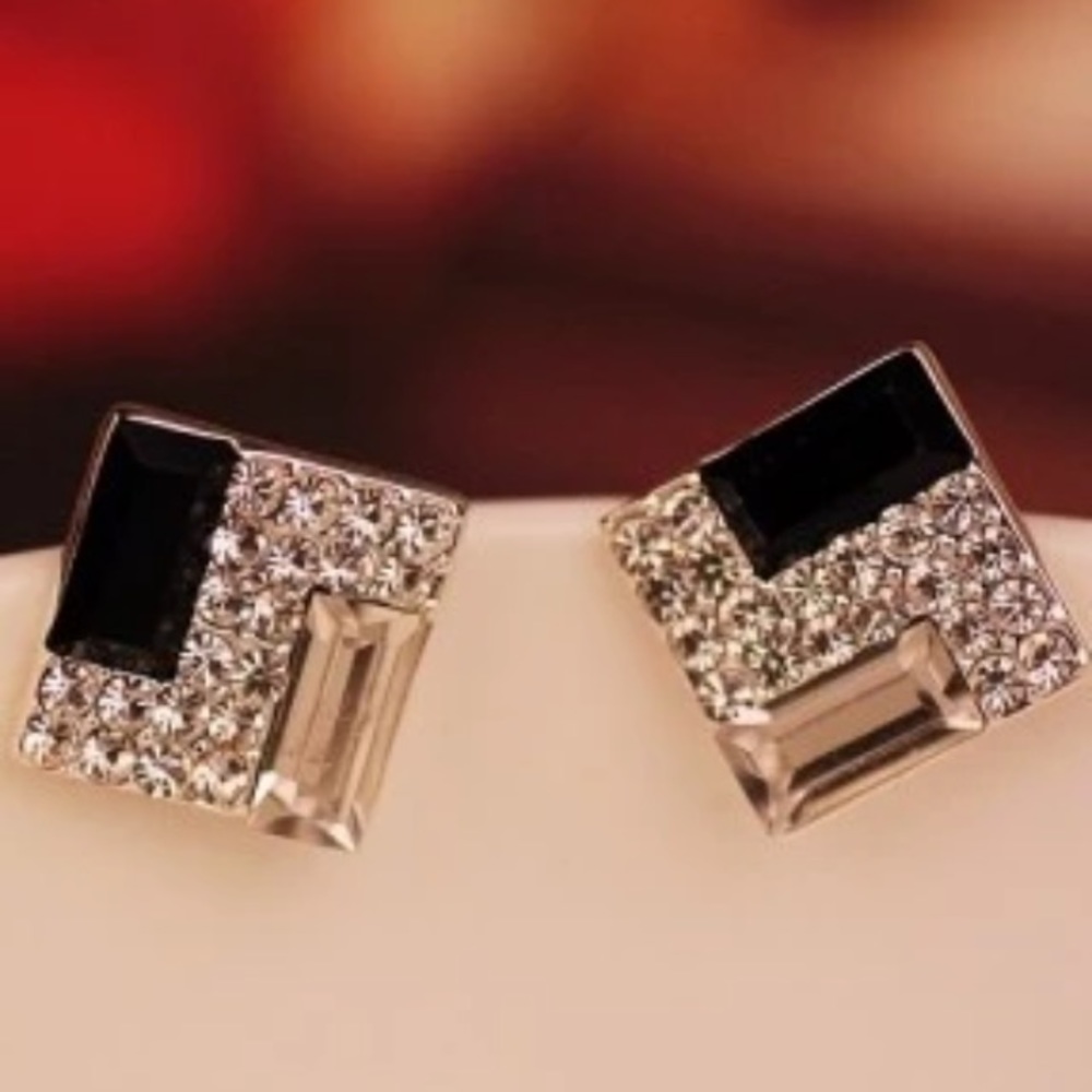 ✨ statement studs✨