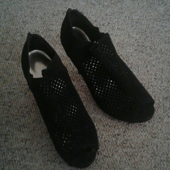 Black peep toe heels - Picture 1 of 1