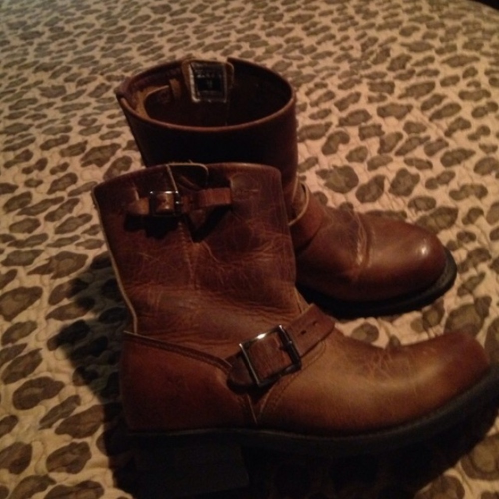 Frye 8R Engineer Brown Boots