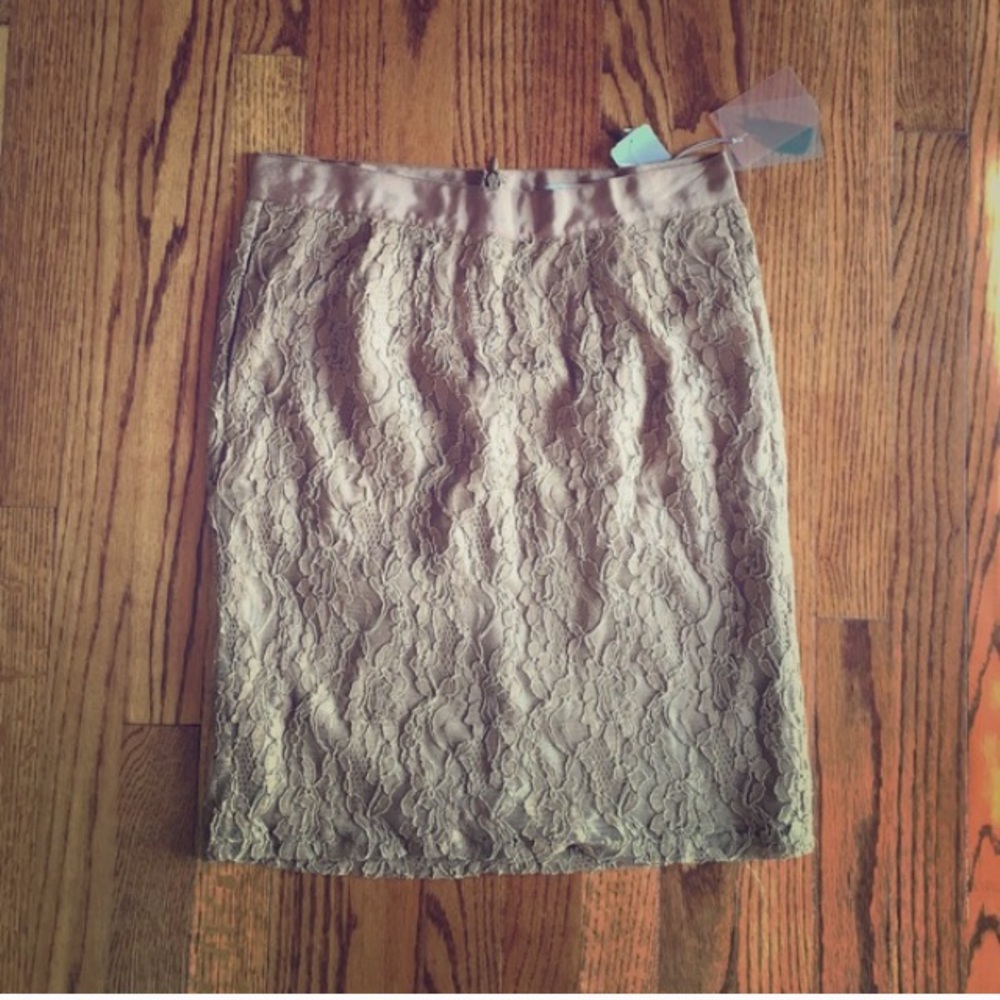 Forever 21 lace skirt
