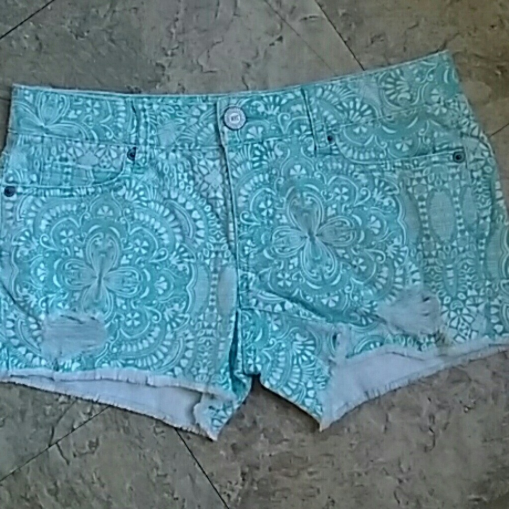 Aero shorts size 2